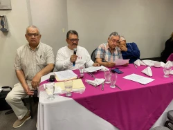 Jubilados de la UAdeO exigen acuerdo para el pago de sus prestaciones