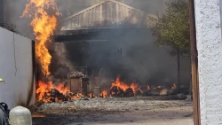 Se registra fuerte incendio en la CNOP en Culiacán; hay tres casas afectadas