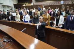 Toma protesta ante el Congreso Antonio Menéndez como alcalde sustito de Ahome