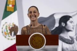 Sheinbaum felicita a las mamás