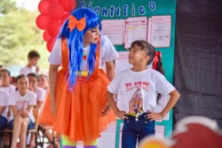 Alcalde Antonio Menéndez refuerza compromiso con la educación en Ahome