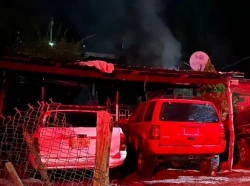 Hombre de Badiraguato intenta incendiar su casa con su familia dentro; resulta con quemaduras graves