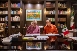 Gobernador Rubén Rocha Moya firma acuerdo con el SNTE para beneficiar al magisterio estatal