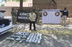 En Nogales capturan a sujeto con vehículo robado, droga y dinero en efectivo