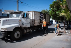 Refuerzan acciones contra el dengue con jornada de descacharrización en el sector Las Flores