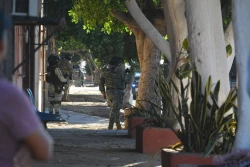 Capturan a tres presuntos generadores de violencia en cateo en Ciudad Obregón