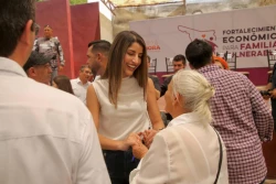 Respalda Gobernador Durazo economía de familias del sur de Sonora con entrega de estímulos económicos