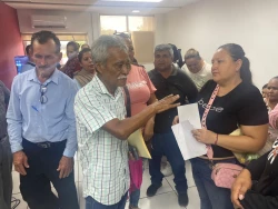 Integrantes de Antorcha Campesina se manifiestan en Bienestar en Culiacán