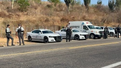 Localizan cuerpo encobijado a un costado de la carretera México 15 al norte de Culiacán