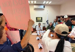 Se manifiestan en contra de Óscar Loza en la CEDH