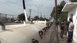 Comunidades altas de la sindicatura El Habal en Mazatlán reciben agua en pipas por parte de Jumapam