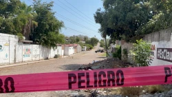 Hallan a un hombre sin vida con mensaje escrito en la colonia Libertad, en Culiacán