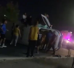 Choque entre ambulancia de SUMMA y una camioneta en el Fracc. Paseo Alameda en Los Mochis