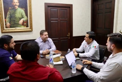 Alcalde de Badiraguato se reúne con personal de CFE con el propósito de mejorar el servicio en el municipio 
