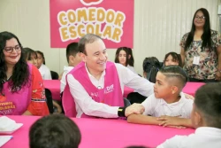 Gobernador Durazo arranca distribución de libros de texto y desayunos gratuitos para alumnos de educación básica