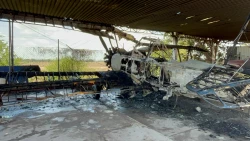 Grupo armado incendia avioneta fumigadora en aeródromo de Villa Juárez