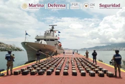 SEMAR asegura sumergible con más de 3 toneladas de cocaína en las costas de Guerrero, México
