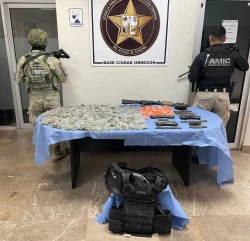 FGJES asegura fusil de asalto, equipo táctico y drogas durante operativo conjunto con DEFENSA en Cajem