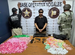 Aseguran AMIC y DEFENSA armas, drogas, vehículo robado y capturan a un sujeto en Nogales