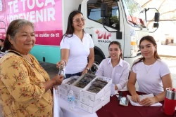 Brigada de Bienestar lleva apoyos integrales al campo pesquero El Jitzámuri