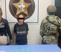Droga asegurada y mujer detenida en cateos positivos contra el narcomenudeo en Ciudad Obregón