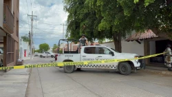 Localizan cuerpo de hombre envuelto en plásticos en la colonia Chapultepec, Culiacán