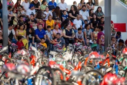 Cumple Gobernador Alfonso Durazo compromiso con la niñez sonorense al entregar bicicletas y kits de seguridad