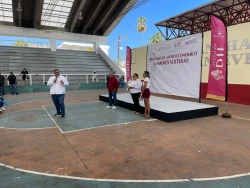 Reciben 200 madres solteras 2 mil pesos de apoyo por parte del Sistema DIF Mazatlán