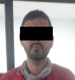 Detienen a hombre con billetes falsos en tienda de conveniencia en Los Mochis