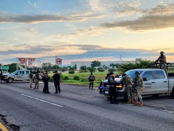 Hallan un hombre ejecutado a un costado de la carretera Culiacán–Eldorado