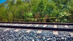 Localizan cuerpo en descomposición en la vías del tren en El Fuerte