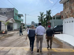 Colonias inundadas, carros y personas varadas y rescates de caídas en canales pluviales dejan lluvias en Mazatlán