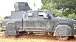 Localizan vehículo "monstruo" y arsenal en operativo del Ejército en El Rosario