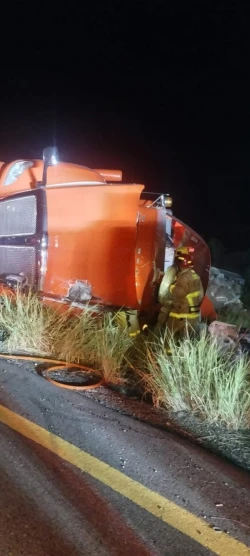 Trailero queda prensado y pierde la vida en Las Brisas, Guasave