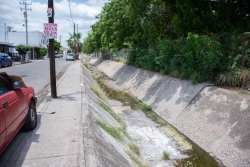 Avanzan limpieza y desazolve de arroyos en Culiacán