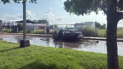 Se incendia automóvil sobre la avenida Carlos Canseco de Mazatlán