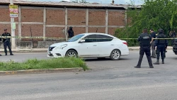 Ejecutan a conductor de un Versa sobre la carretera Sanalona en Culiacán