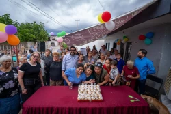 Juan de Dios Gámez cumple compromisos y entrega calles pavimentadas en Pemex y Stanza Florenza en Culiacán