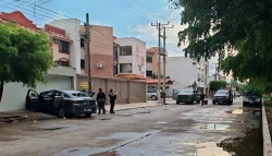 Atacan a balazos a automovilista en Las Quintas 