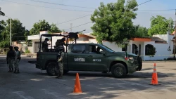 Tras enfrentamiento, autoridades resguardan inmueble en la Emiliano Zapata de Culiacán