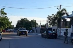 La FGR y Marina catean un domicilio en la colonia Anáhuac de Los Mochis 