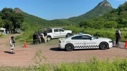 Localizan cuerpo encobijado a un costado del panteón de La Campana, al norte de Culiacán