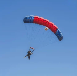 ¿Eres amante de los deportes extremos? Regresa a Ahome el evento de paracaídas “Cielo, Mar y Tierra”
