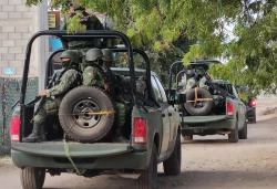 Abaten a dos presuntos sicarios en enfrentamiento en Tepuche, fuerzas federales siguen intentando rescatar cuerpos de personas fallecidas en la zona