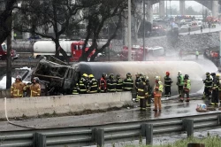 Sube a 20 el número de muertos por explosión de camión de gas en Ciudad de México