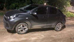 Abandonan vehículo con reporte de robo en la colonia Sinaloa de Mazatlán