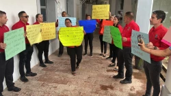 Se manifiestan trabajadores del STASAM para exigir que se respete lo estipulado en su contrato colectivo de trabajo