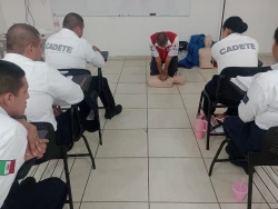 Capacitan en primeros auxilios a cadetes de la Academia de Policía en Cajeme