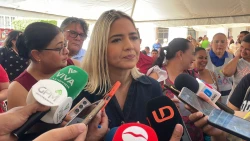 Por fuerte oleaje cierran tramo de la avenida Del Mar