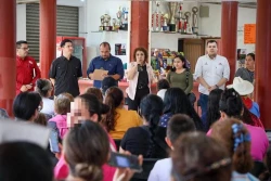 Gobierno de Sinaloa brinda apoyo a familias de Badiraguato